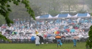 서울시 후원, 어버이날 행사 빗물도시락 논란